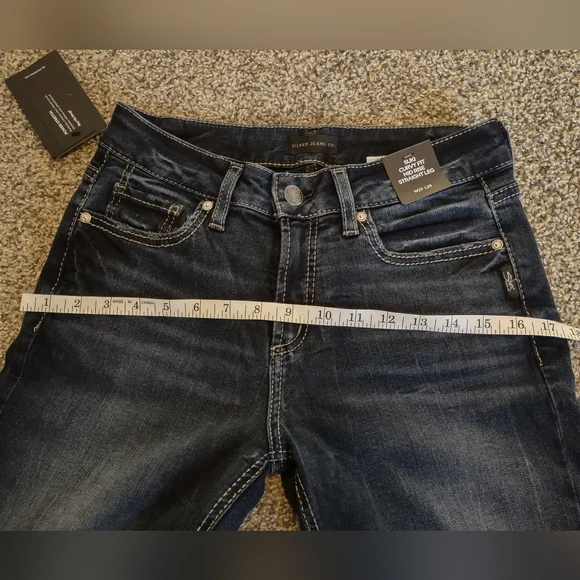 Silver Jeans Co. Suki Curvy Fit Mid Rise Jeans - Picture 6 of 14